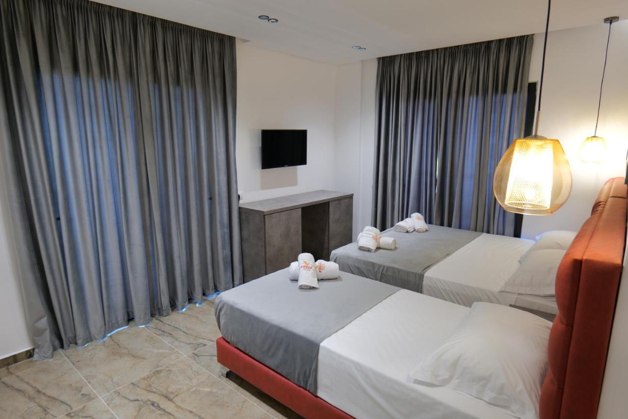 Hotel Eagle Ksamil Bagian luar foto