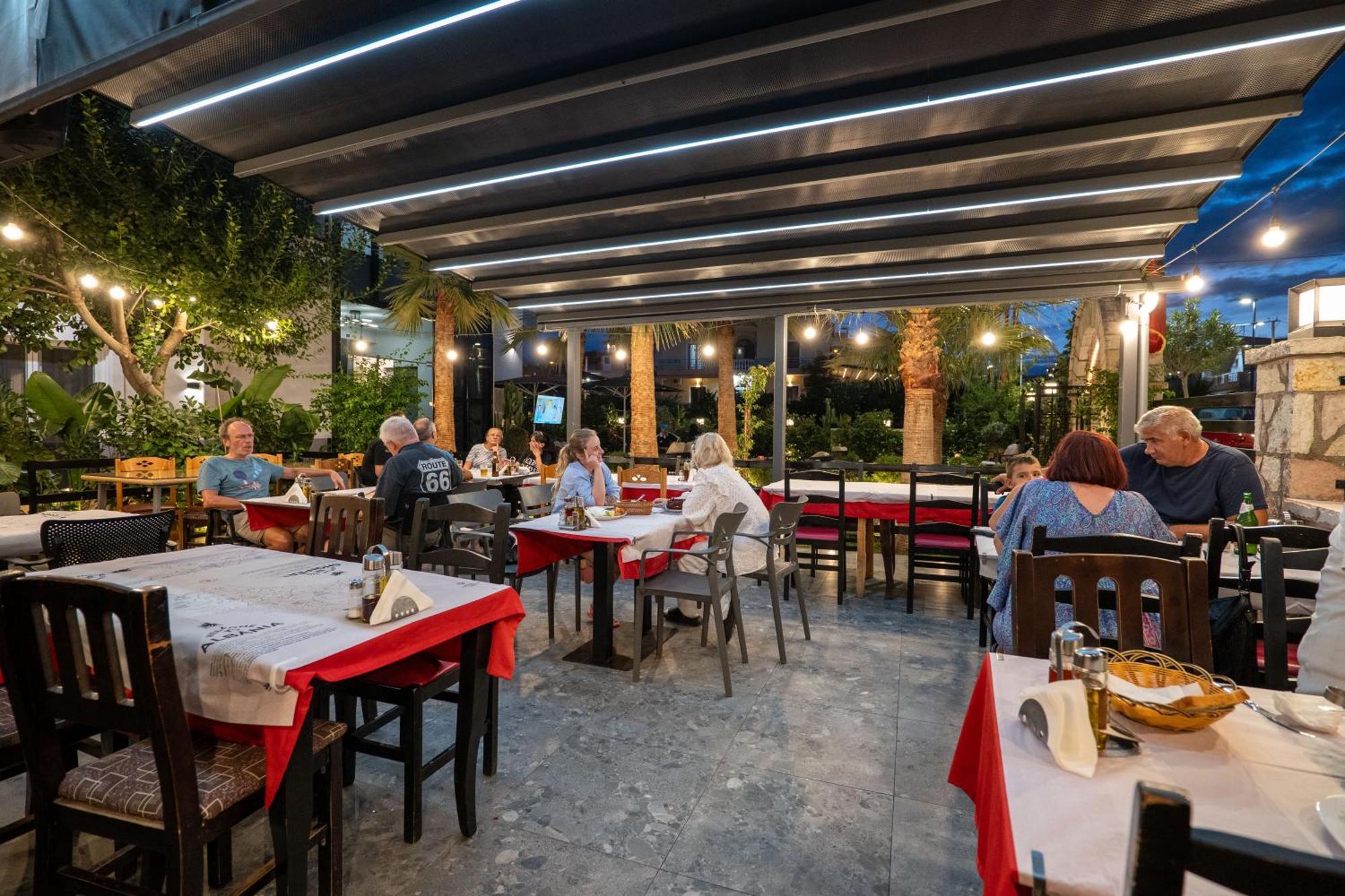 Hotel Eagle Ksamil Bagian luar foto