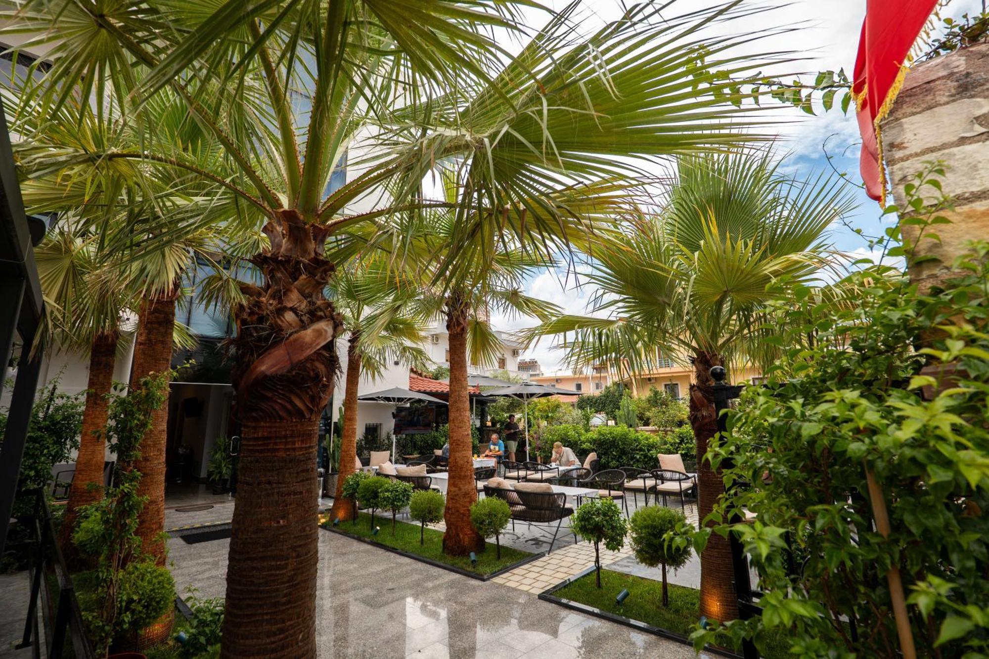 Hotel Eagle Ksamil Bagian luar foto