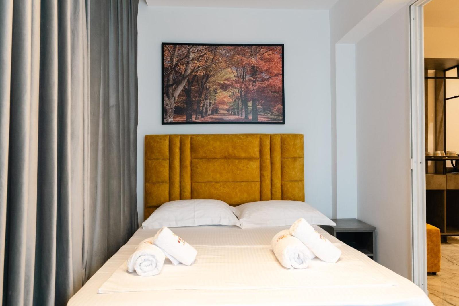 Hotel Eagle Ksamil Bagian luar foto