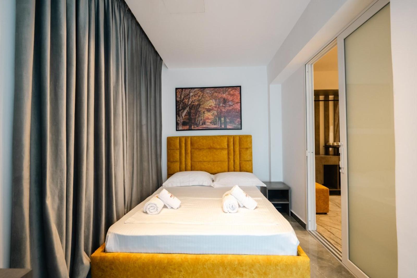 Hotel Eagle Ksamil Bagian luar foto
